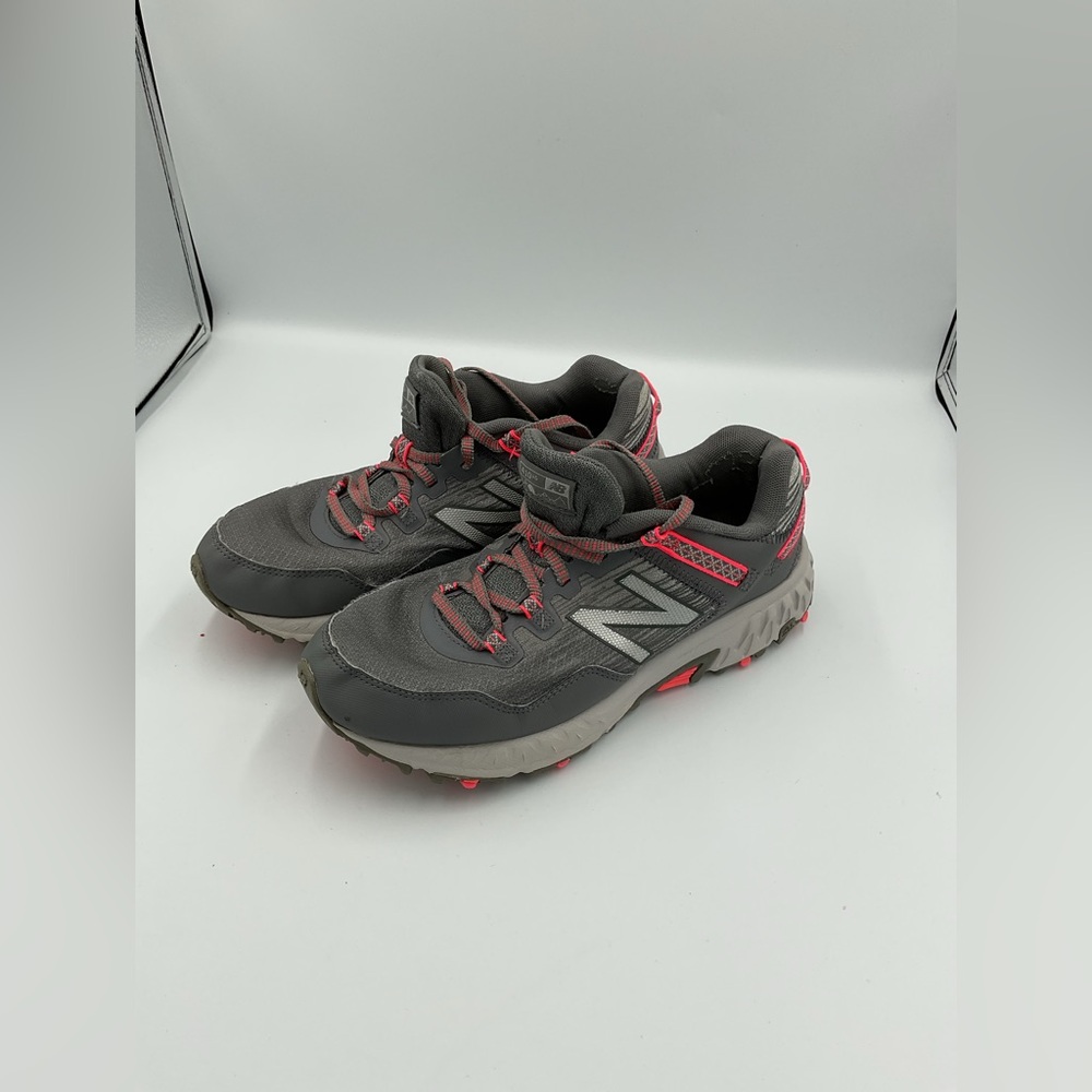 410 New Balance size 9